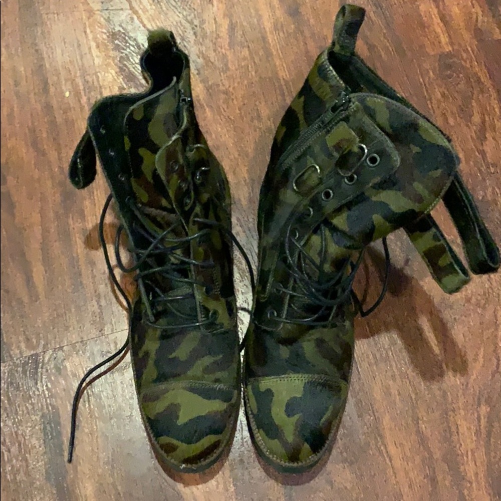 Shelly’s London Boots